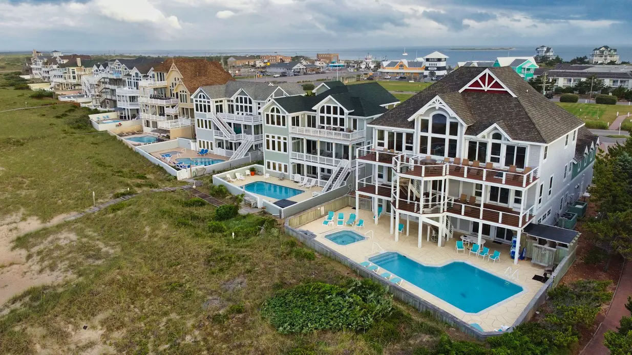 The Pros and Cons of Popular Types of Travel Accommodations 1 The Pros and Cons of Popular Types of Travel Accommodations